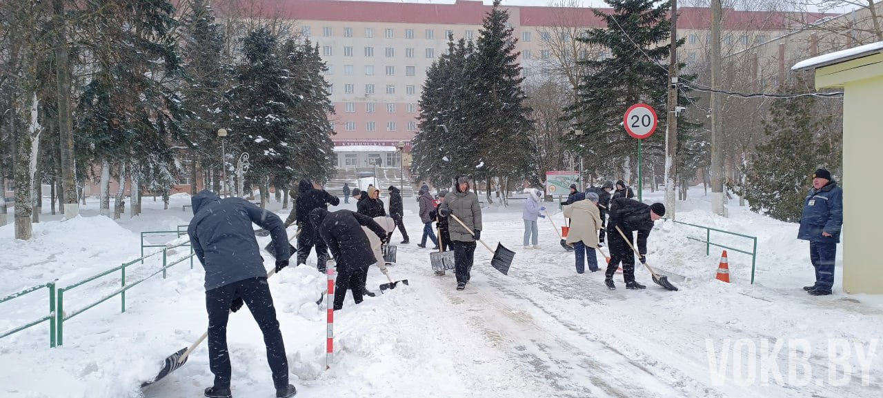 Фотофакт  # Уберем снег ВМЕСТЕ!