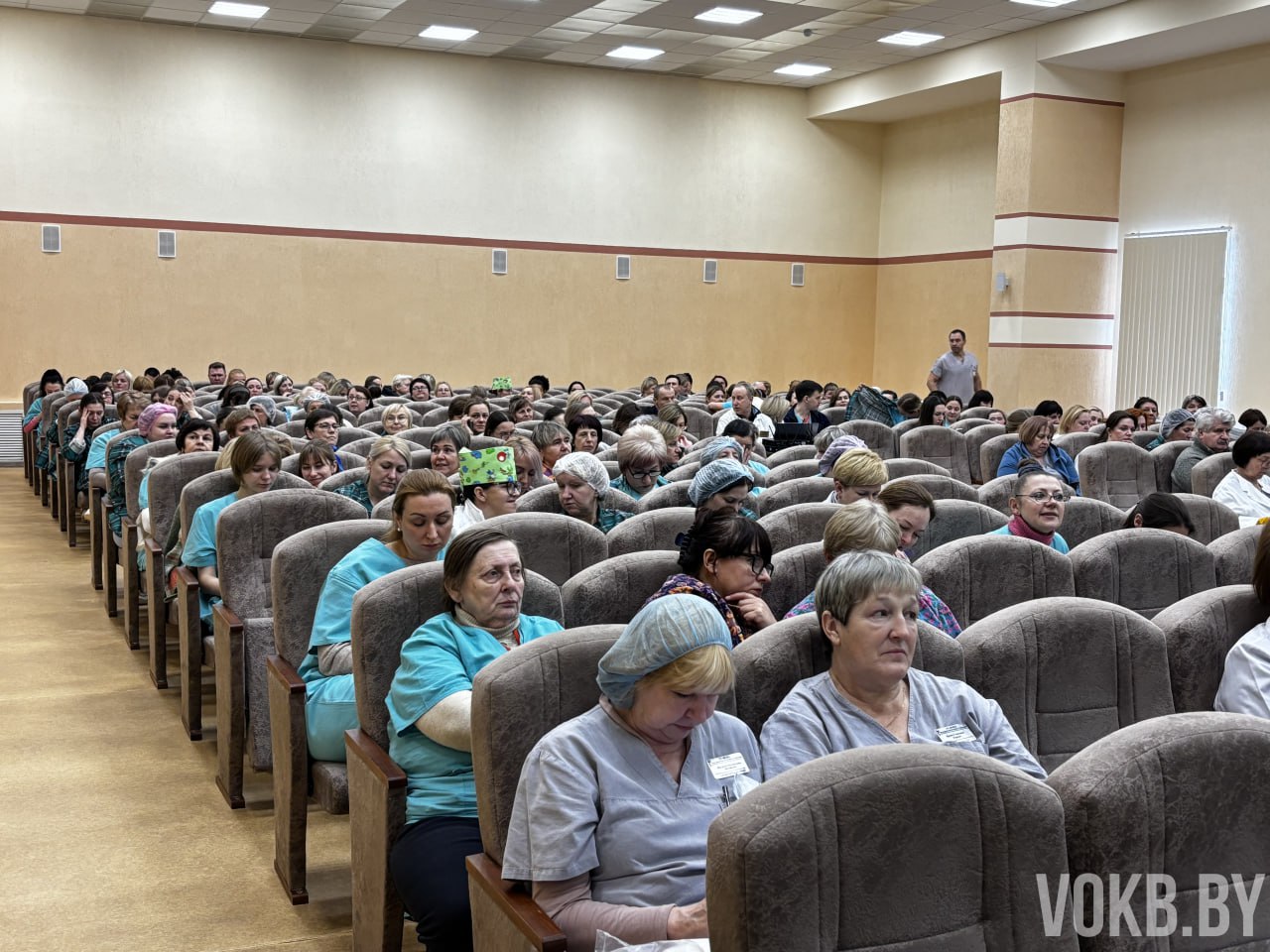 Сегодня в учреждении здравоохранения "Витебская областная клиническая больница" прошел Единый день информирования  на тему "Ключевые аспекты Послания Президента Республики Беларусь А.Г.Лукашенко к белорусскому народу и Национальному собранию РБ