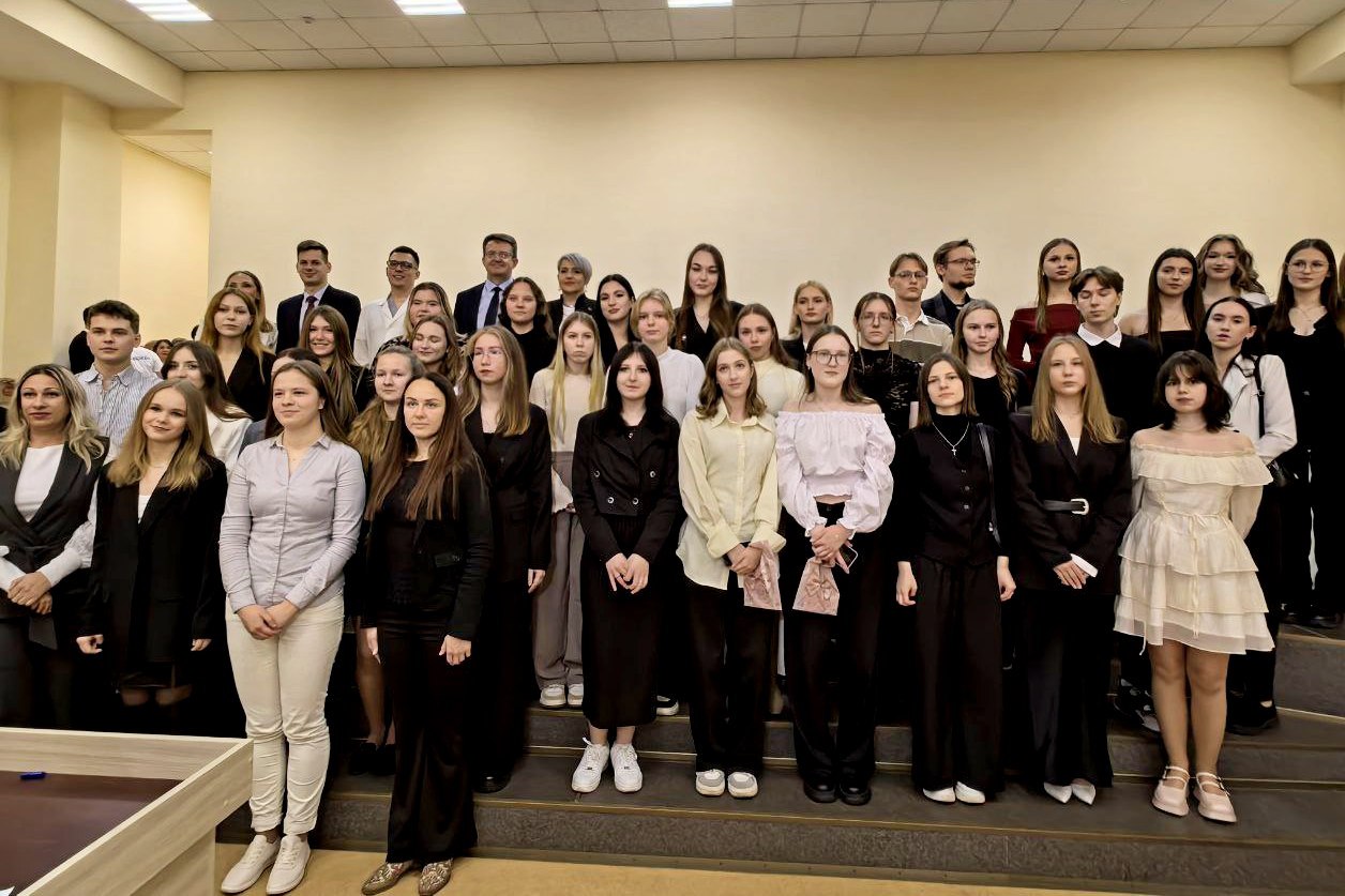 Ярким и запоминающимся праздником стало торжественное посвящение в профессию молодых специалистов Витебской областной клинической больницы