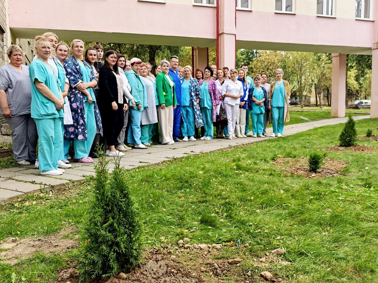 Аллея единства заложили в Витебской областной клинической больнице!