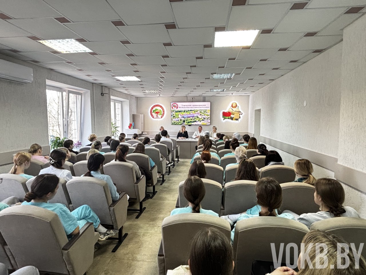 Молодой специалист под защитой: в УЗ «ВОКБ» прошел открытый диалог с администрацией Первомайского района