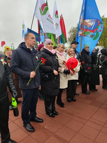Витебская областная клиническая больница поздравляет с Днём Победы
